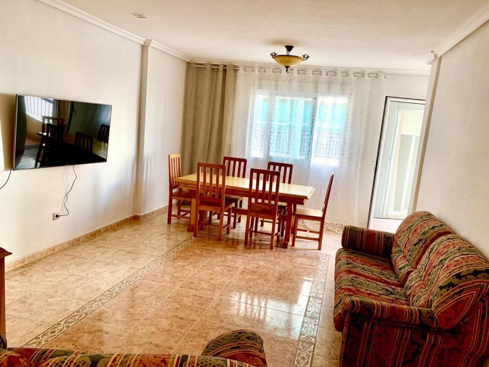 Esmeralda Torrevieja Buitenkant foto